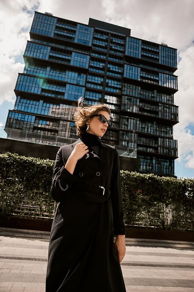 Zühre Chain and Belt Detailed Black Trench Coat 12615