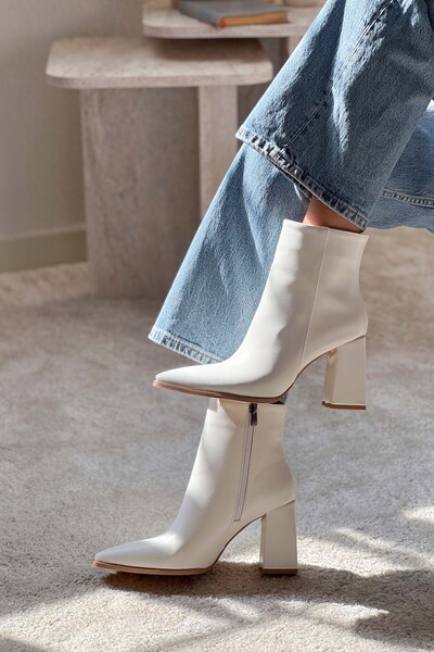 NİŞANTAŞI SHOES Juanita White Matte - Dámské kozačky na podpatku na zip