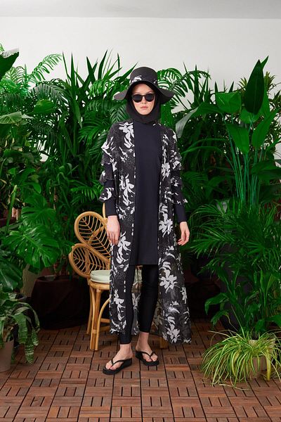Moodbasic Leaf Patterned Pareo - Black