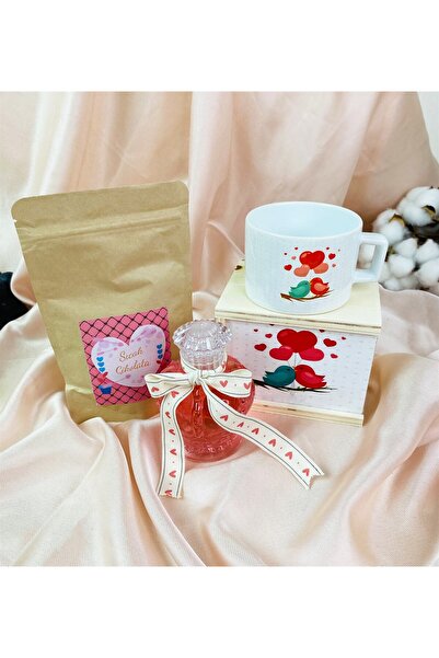 Gift Moda Sevgili Kuşlar Tasarımlı Kutulu Kupa Ve Japon Kiraz Çiçeği Kolonya Set