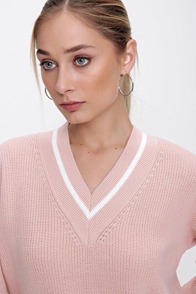 CHUBA Kadın Pudra V Yaka Kontrast Çizgi Detaylı Rahat Kalıp Selanik Triko Kazak 22wk209