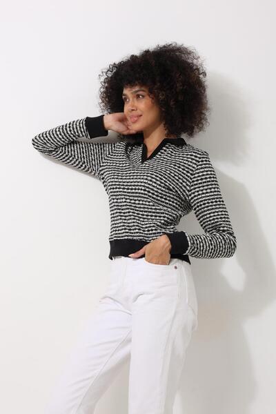 AMİDA Μαύρη γυναικεία μπλούζα με μακρυμάνικο γιακά πόλο με σχέδιο ζακάρ - 2445