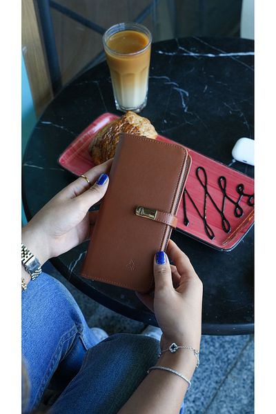 Crew Leather Dublin Women's Wallet - Magnet Detailed - Portfolio Wallet