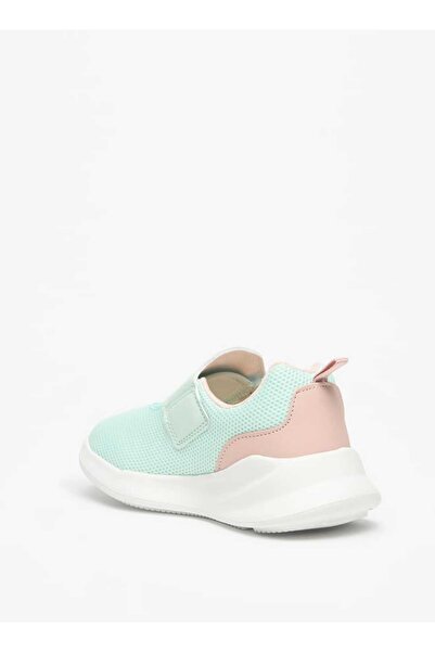 Dash Textured Sports Shoes with Hook and Loop Closure