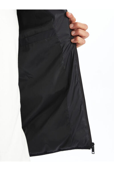 LC Waikiki LCWAIKIKI Classic Siyah Standart Kalıp Dik Yaka Erkek Şişme Mont