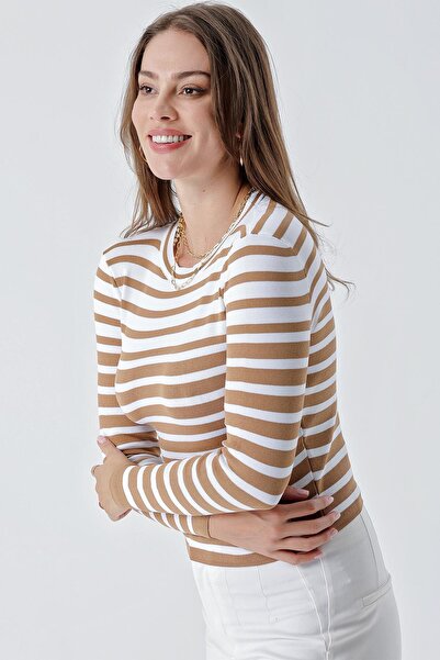 CHUBA Πλεκτό πουλόβερ με λαιμόκοψη σε καφέ-λευκό αντίθεση - 24w106