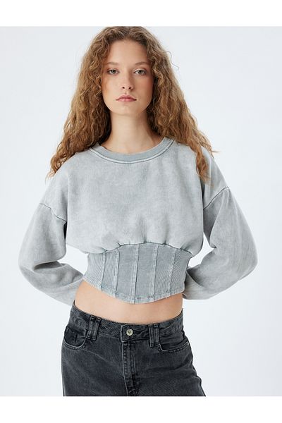 Koton Kurzes Sweat-Korsett mit Rundhalsausschnitt und gewaschenem Schnitt – Slim Fit