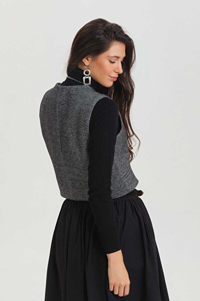 Clandestino Стилен костюм със сив елек - черно-бял полар