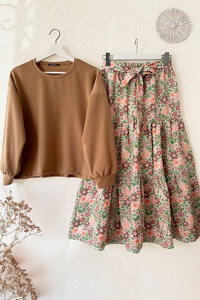 MODAQU Camel Sare Skirt and Blouse Set