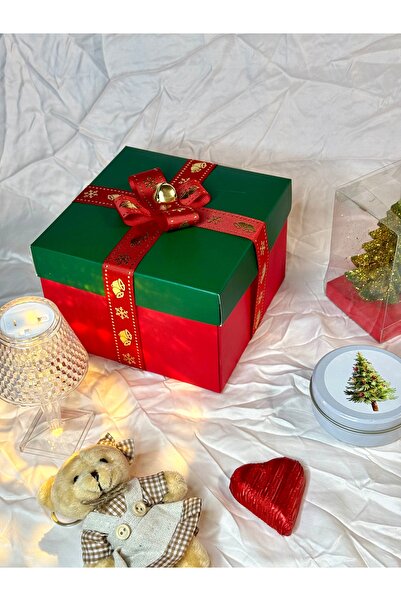 eliz Yılbaşı Kutusu Ayıcık, Işıklı Lamba, Kutu Mum,Simli Çam Ağacı, Kalp Çikolata