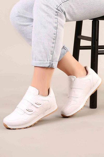 AYN-Shoes حذاء رياضي بحزام مزدوج بلون كريب أبيض للجنسين