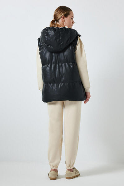 Touché Privé Hooded Inflatable Leather Vest