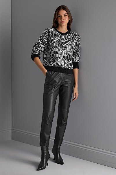 JOIN US Pul Nakış İşlemeli Siyah Triko Kazak