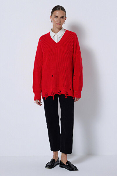 Touché Privé V-Neck Slipped Detail Sweater