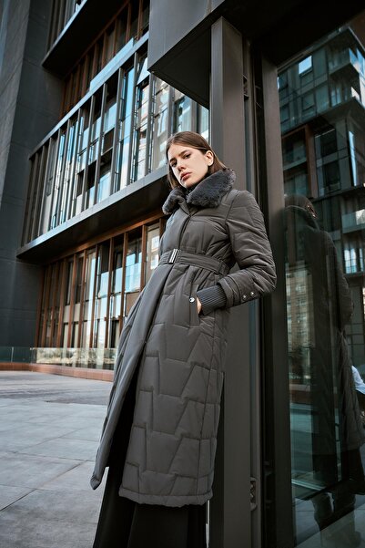 Zühre Smoked Puffer Coat with Fur Collar and Belt Detail 12764
