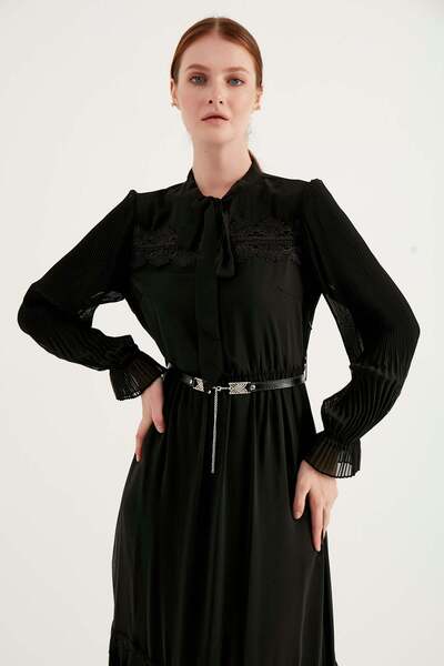 bonema Šaty s dlhým rukávom s detailom opasku