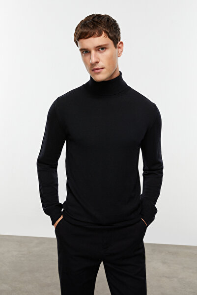 Mudo Turtleneck Merino Wool Sweater