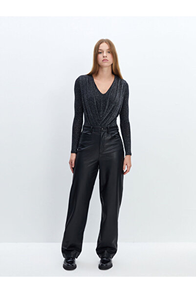 LC Waikiki Özmarka Yeni Sezon Dar Fit Deri Görünümlü Kadın Pantolon