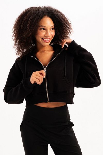 JUSTEVER Black Crop Hoodie - Дамски суичър с качулка, цип и кенгуру джоб - Lumen