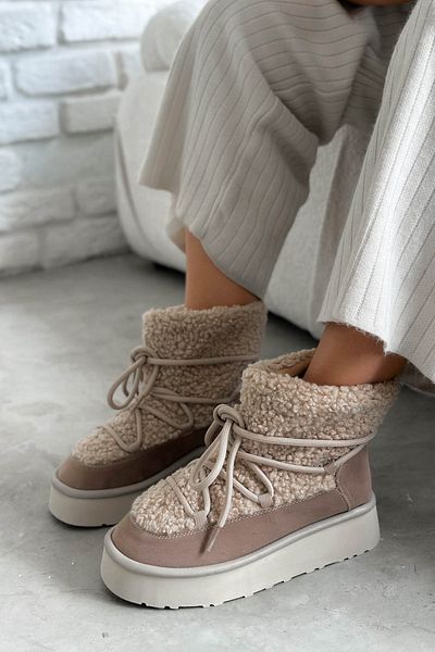 Shoebutik Γυναικείες χειμερινές μπότες Frigo Beige βελούδινη λεπτομέρεια με δαντέλα