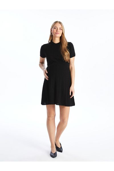 LC Waikiki Kurzärmliges Umstands-Strickkleid mit Rundhalsausschnitt und Muster