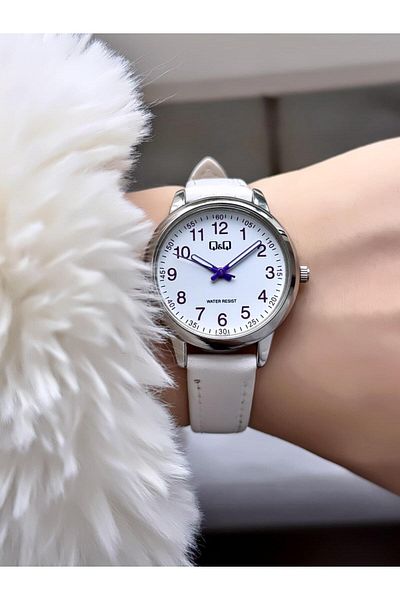 Q&Q Minimal Elegant Thin Case Numeral Women Leather Cord Wrist Watch