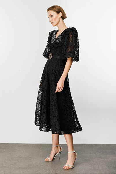 Nefeli Kadın Yakası İnci Taşlı Balon Kol Dantel Elbise