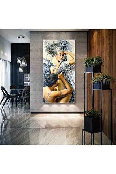 gurbaart Futuristik Başlıklı Model ve Sarılan Adam Dikey Panoramik Yüksek Kal...