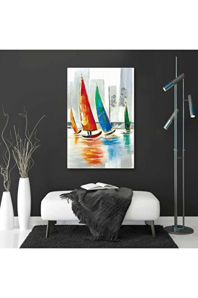 Limitless Design Ветроходни лодки, плаващи пред градски пейзаж, вертикален HD...
