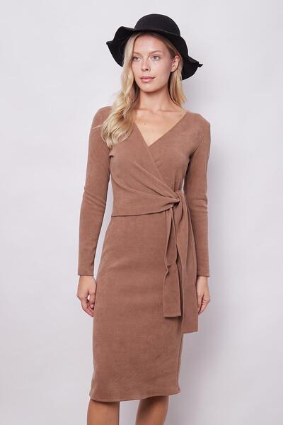 Jument Γυναικείο πλεκτό φόρεμα από ελαφρύ Lycra - Διπλό στήθος, τυλιγμένο κορδόνι, μακρυμάνικο, μήκος μέχρι το γόνατο - Camel