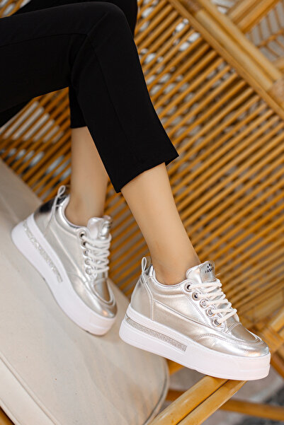 Ayakkabı Delisiyim Γυναικεία αθλητικά παπούτσια με κρυφό τακούνι με χοντρή σόλα με πέτρα με κορδόνια Lame Silver Robin