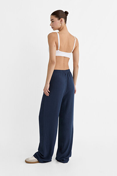 Stradivarius Dökümlü keten pantolon