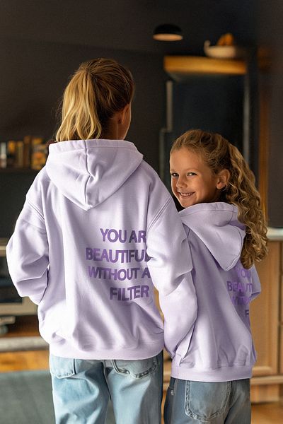TRENDYOLKIDS Lilac Girl's Mother-Daughter Back Potištěná pletená mikina Mini Me Tkdaw25Sw00048