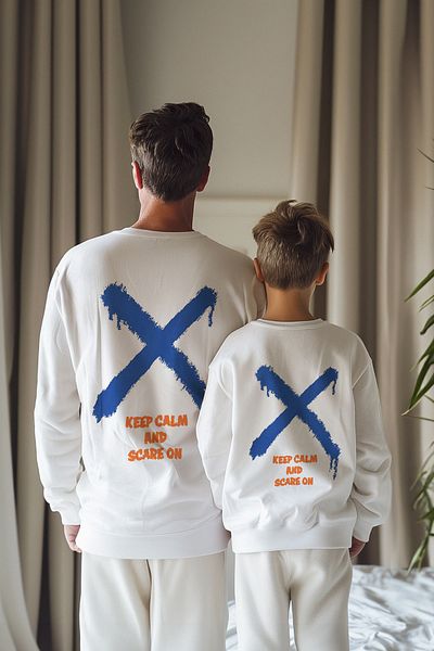 TRENDYOLKIDS Chlapecká pletená mikina Mini Me - Father-Son Printed Ecru*001 Tkdaw25Sw00102