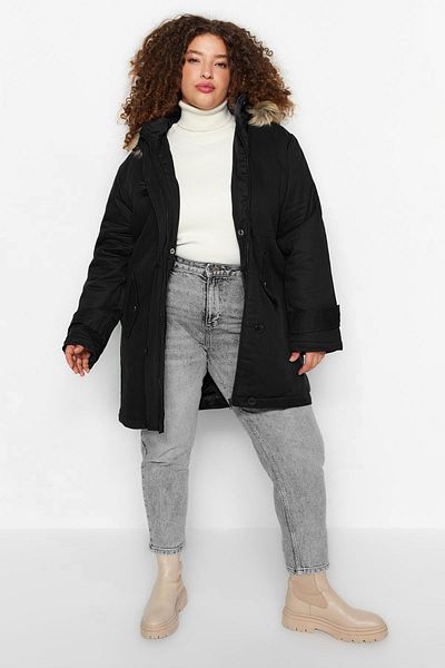 Trendyol Curve Schwarzer Pelzparka mit Kapuze - Tbbaw24Aw00022