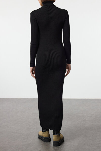 Edit by Trendyol Μακρύ μαύρο πλεκτό φόρεμα με ραβδώσεις - TEDAW25EB00017