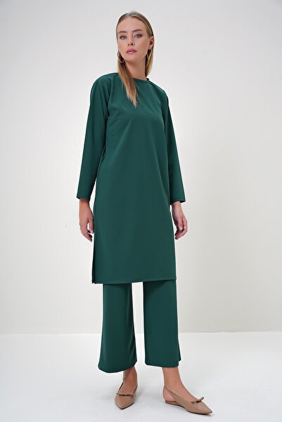 Trend Alaçatı Stili Women's Emerald Green Crew Neck Side Slit Long Tunic and Trousers Set Alc-X12873