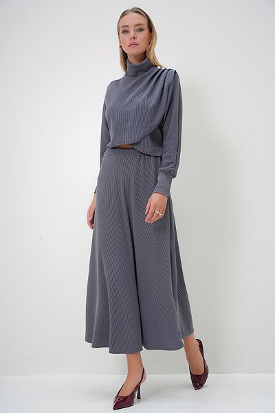 Trend Alaçatı Stili Gray Asymmetrical Cut and Button Detailed Twist Fabric Skirt and Blouse Set - Half Turtleneck Alc-X12814