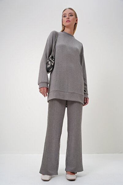 Trend Alaçatı Stili طقم تونيك وبنطلون بني اللون برقبة دائرية للنساء ALC-X12913