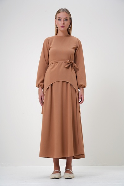 Trend Alaçatı Stili Dámská sada tuniky a sukně s výstřihem z norkového asymetrického střihu Alc-X12870