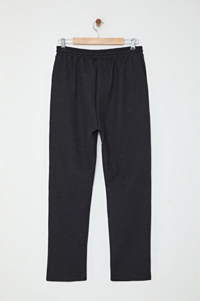 Edit by Trendyol Anthrazitfarbene strukturierte Herren-Jogginghose – Regular Fit TEDAW25EA00019