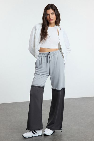 Trendyol Collection Multicolored Color Block Loose Jogger Thick Knitted Sweatpants Pants Twoaw25Ea00015