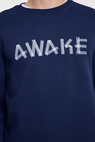 Trendyol Collection Námořnická modrá vyšívaná oversize mikina – fleecový střih Tmnaw25Sw00061