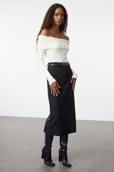 Trendyol Collection Ecru Carmen Collar Flow Detailed Sweater Twoaw25Kz00228
