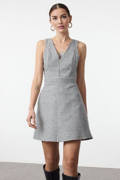 Trendyol Collection Szürke kockás / kockás mini szőtt ruha TWOAW25EL00484