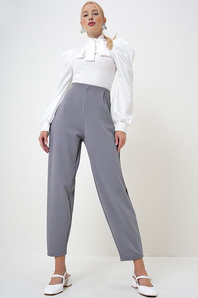 VAGGON Graue Krepphose mit hoher Taille – Spannzange und Drapierung, PRM1083