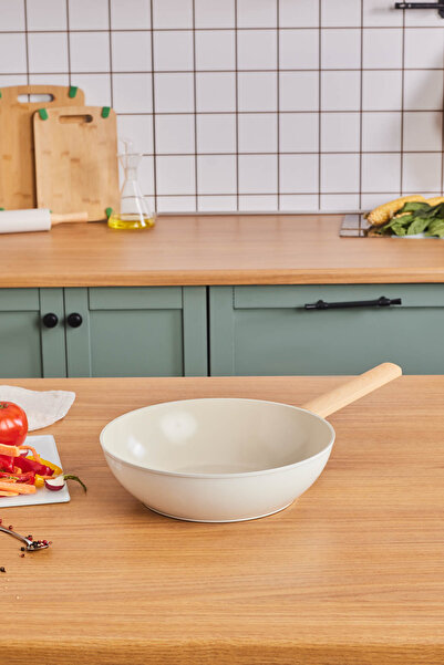 Karaca x Refika Swiss Crystal Almond Cream İndüksiyon Tabanlı Wok Tava 28 Cm