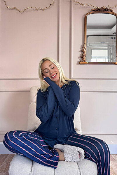 Pijamaevi Sötétkék csíkos mintás termikus elülső gombos női pizsama szett