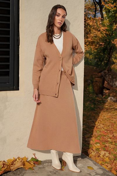 Trendyol Modest Σετ Πλεκτά Ζακέτα-Φούστα Camel TCTAW24US00005
