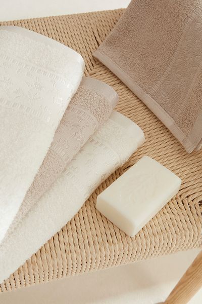 Sarah Anderson Fior 4-Piece Flosh Towel Set White-Beige